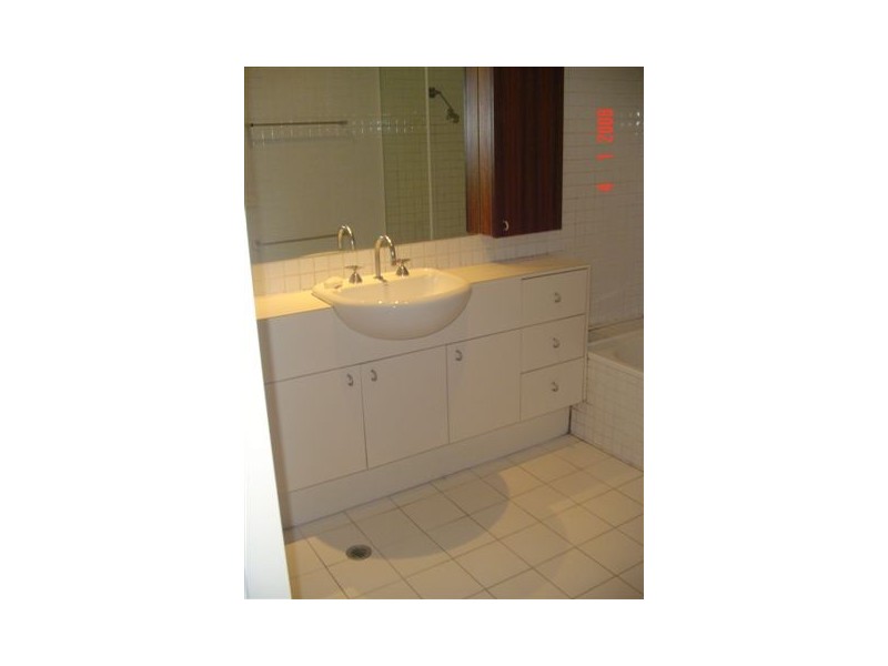 2/205 Cardigan Street, Carlton VIC 3053