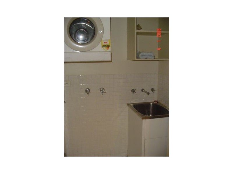 2/205 Cardigan Street, Carlton VIC 3053