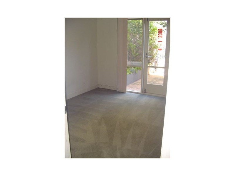 2/205 Cardigan Street, Carlton VIC 3053