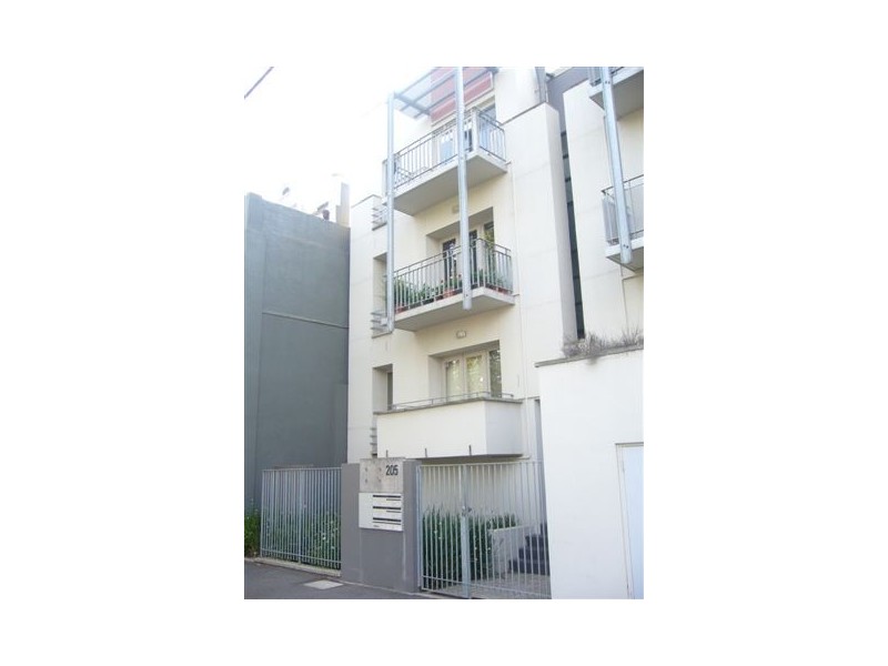 2/205 Cardigan Street, Carlton VIC 3053