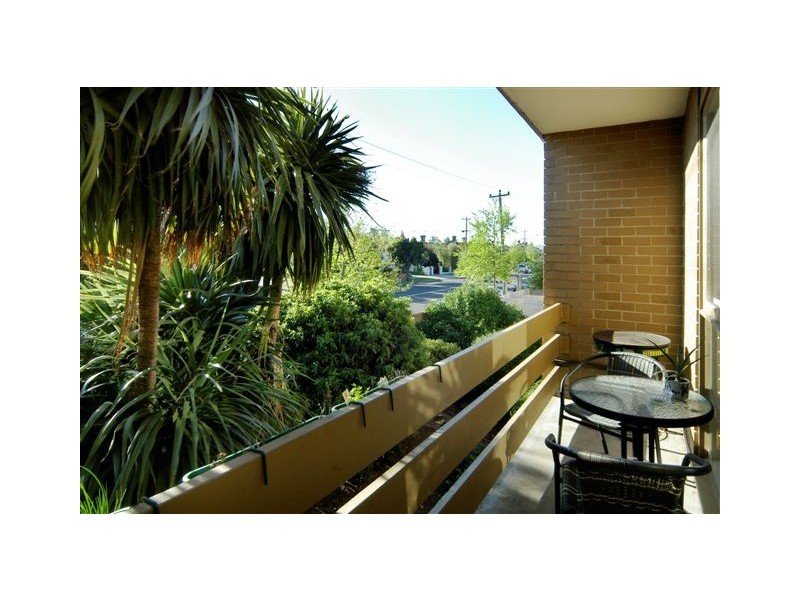 4/203 Station Street, Fairfield VIC 3078