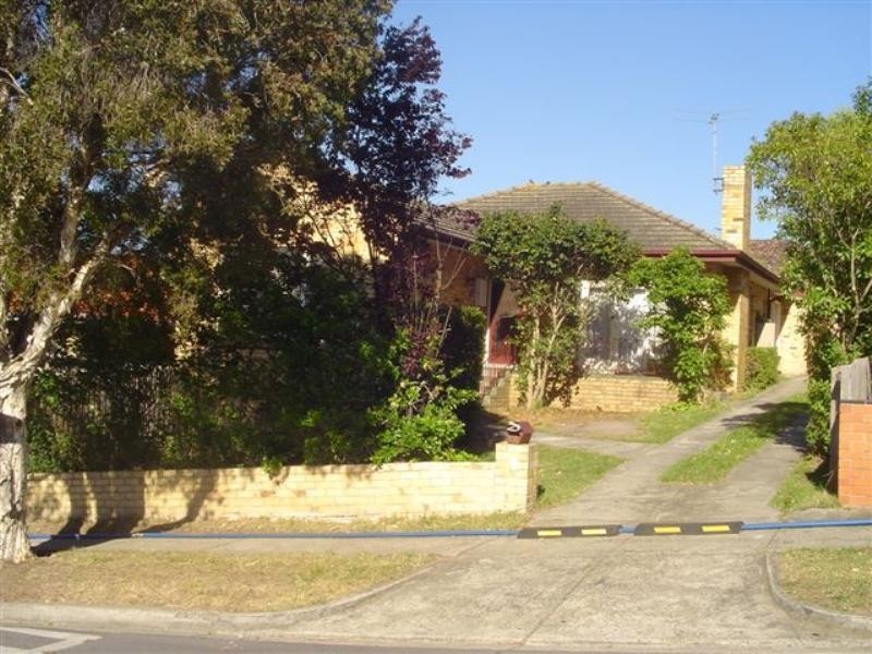 11 Lincoln Drive, Bulleen VIC 3105