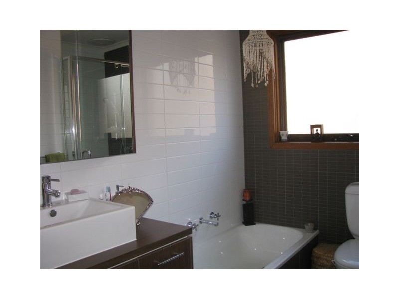 2/54 Banksia Street, Heidelberg VIC 3084