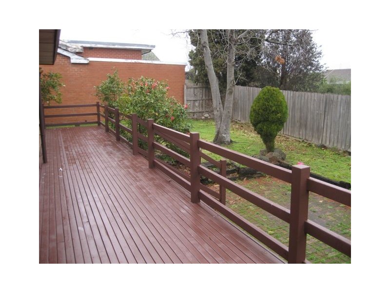 4 Tandara Avenue, Doncaster VIC 3108