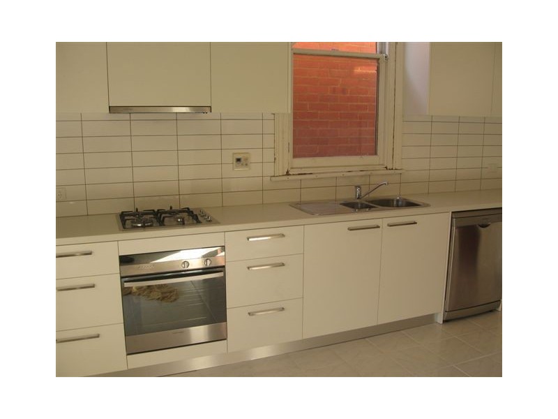 6 Beaconsfield Parade, Northcote VIC 3070