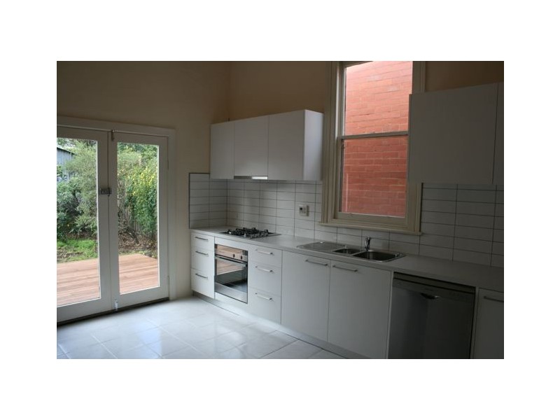 6 Beaconsfield Parade, Northcote VIC 3070