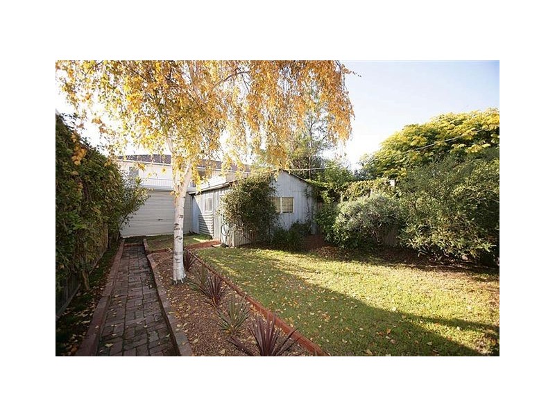 6 Beaconsfield Parade, Northcote VIC 3070