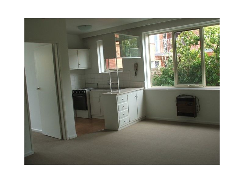 2/143 Smith Street, Thornbury VIC 3071