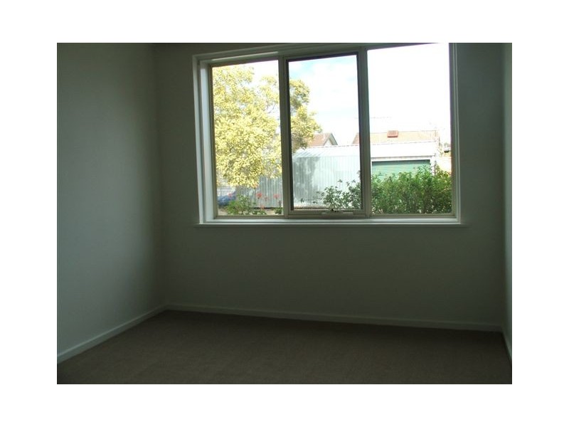 2/143 Smith Street, Thornbury VIC 3071