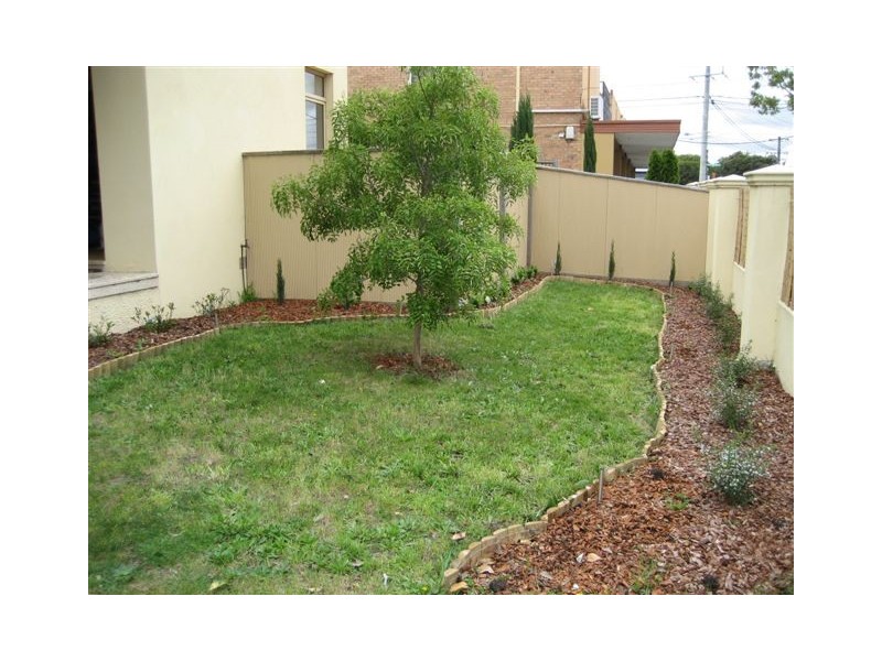 1/295 Rossmoyne Street, Thornbury VIC 3071