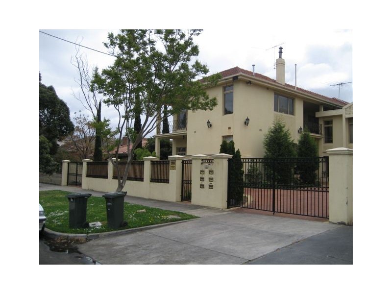 1/295 Rossmoyne Street, Thornbury VIC 3071