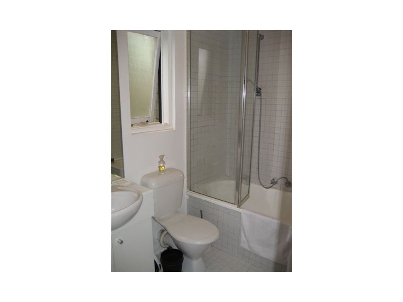 3/305 Station Street, Fairfield VIC 3078