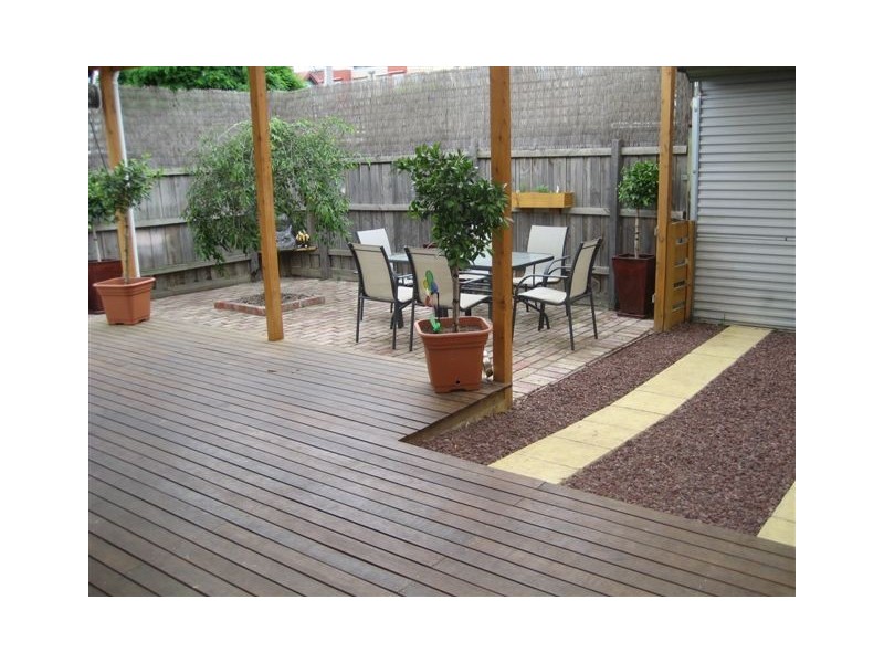 16 Latham Street, Northcote VIC 3070