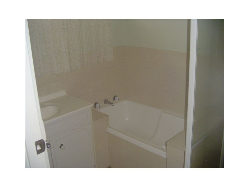 2/26 Milton Cresent, Preston VIC 3072