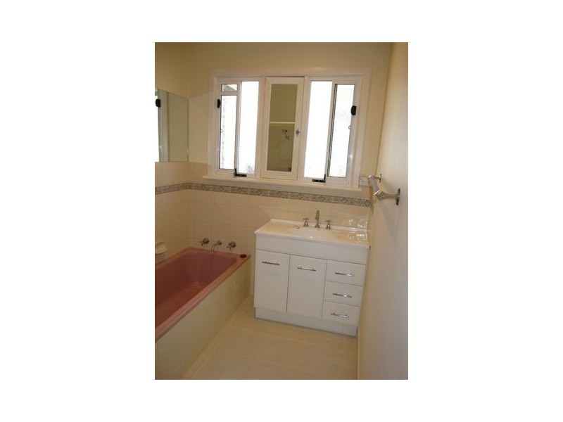 14 Spratling Street, Reservoir VIC 3073