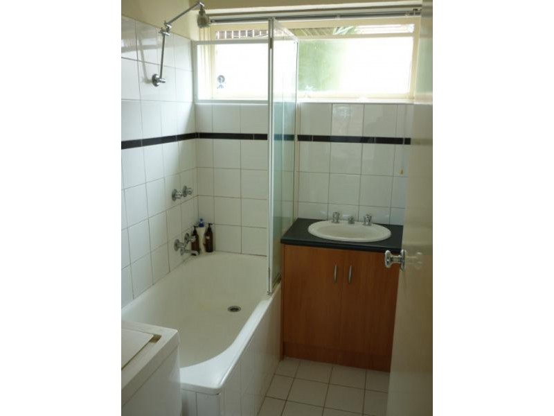 2/73 Collins Street, Thornbury VIC 3071