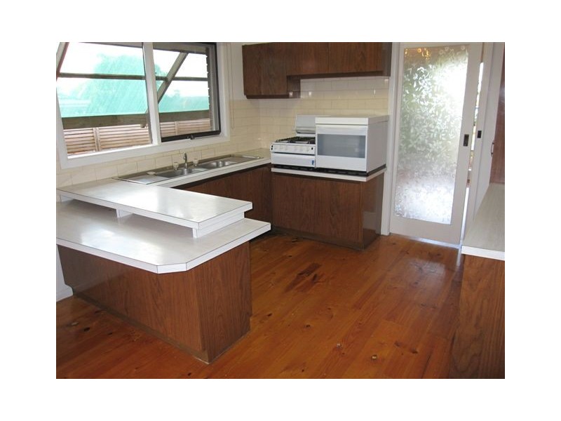 9 Tandara Avenue, Doncaster VIC 3108