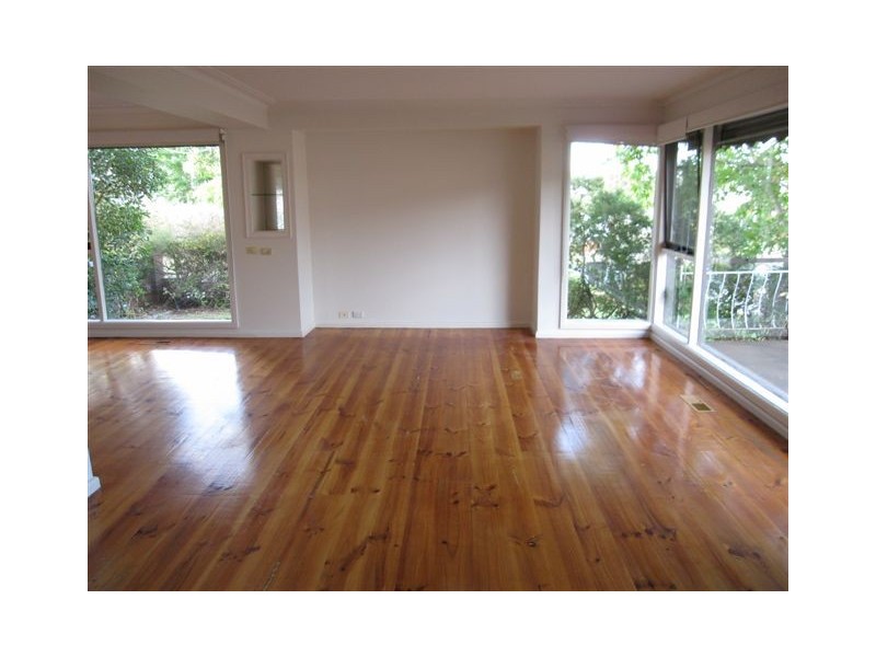 9 Tandara Avenue, Doncaster VIC 3108