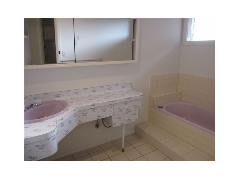 9 Tandara Avenue, Doncaster VIC 3108