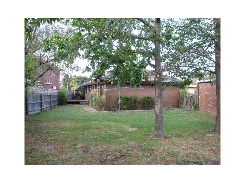 9 Tandara Avenue, Doncaster VIC 3108