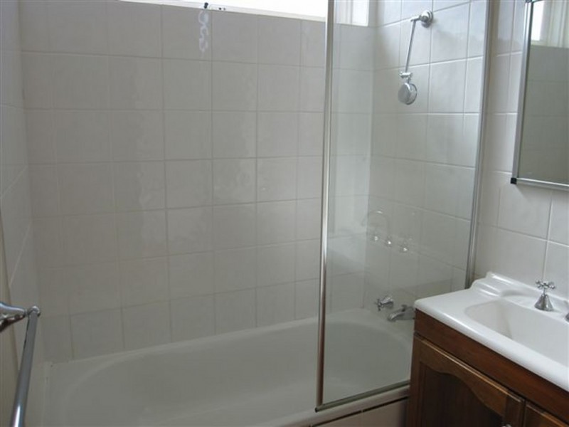 1/32 Woolton Avenue, Thornbury VIC 3071