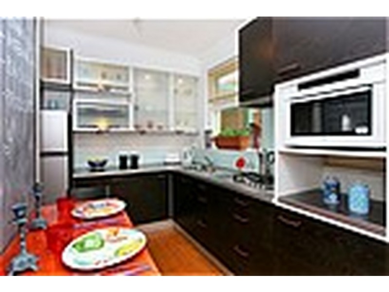 2/121 St Georges Road, Northcote VIC 3070