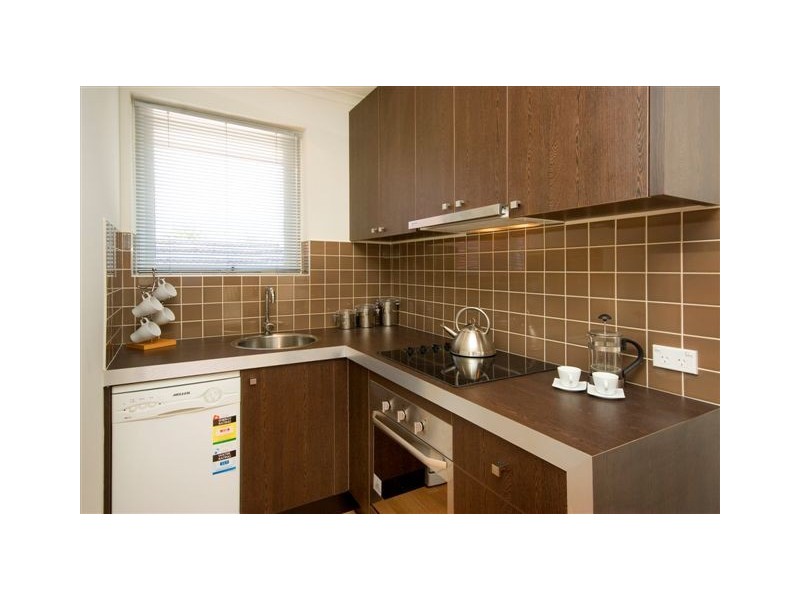 8/39 Rossmoyne Street, Thornbury VIC 3071