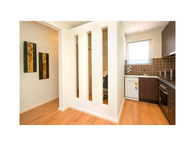 8/39 Rossmoyne Street, Thornbury VIC 3071