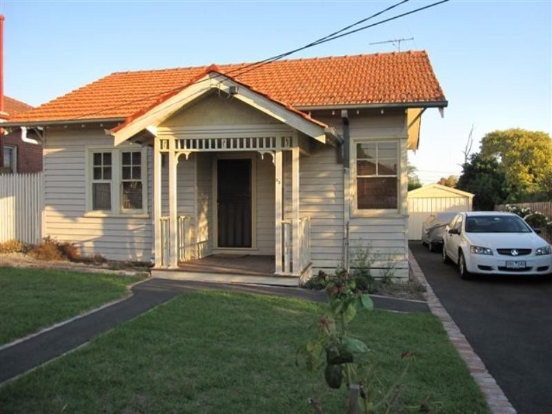 33 Sylvester Grove, Preston VIC 3072