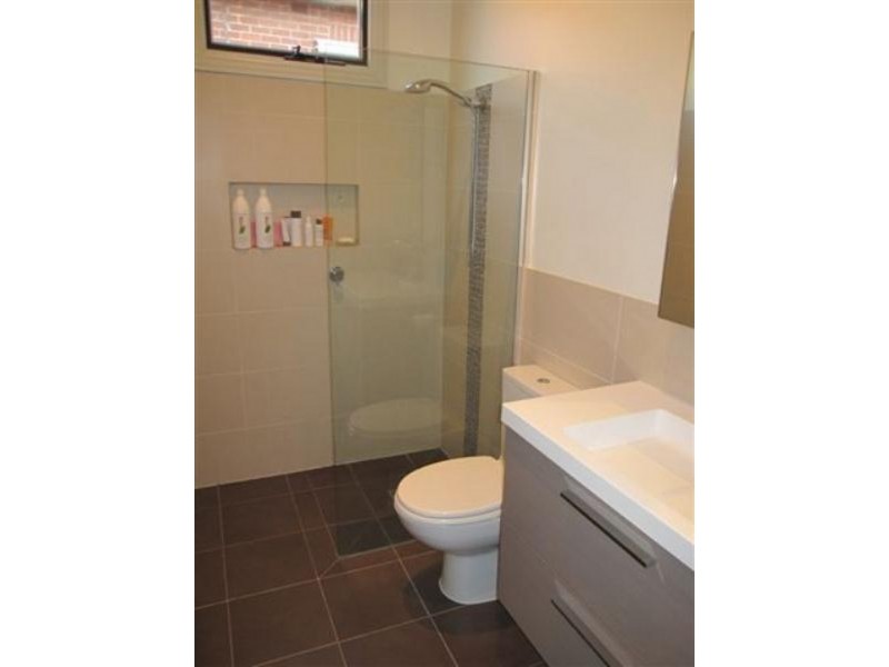 33 Sylvester Grove, Preston VIC 3072