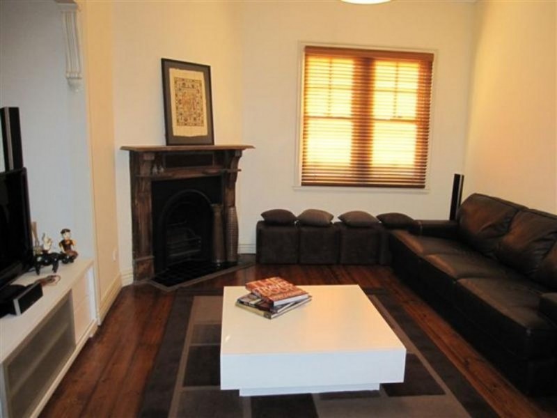 33 Sylvester Grove, Preston VIC 3072