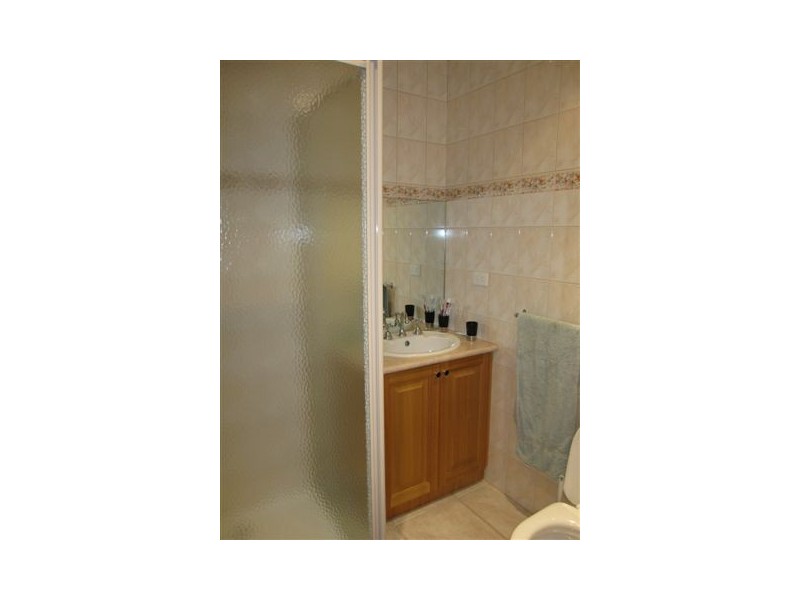 2/4 Josephine Grove, Preston VIC 3072