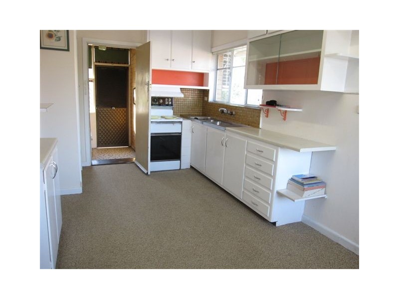 4 Henry Street, Reservoir VIC 3073