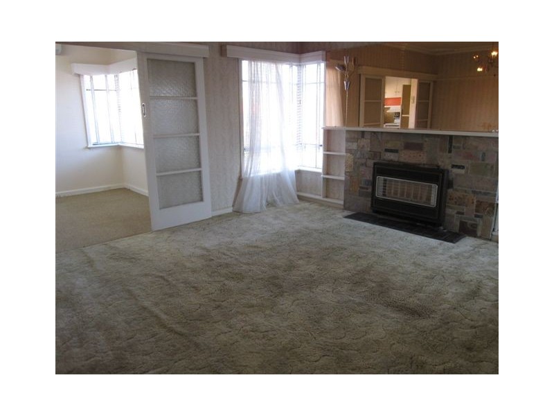 4 Henry Street, Reservoir VIC 3073