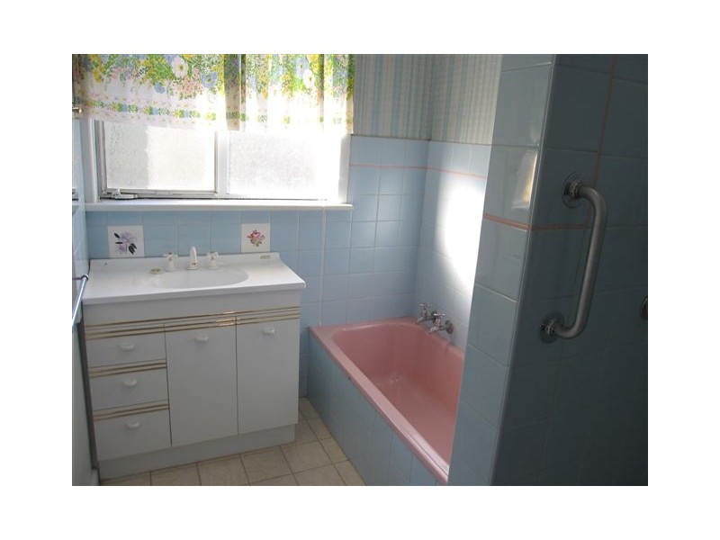 4 Henry Street, Reservoir VIC 3073