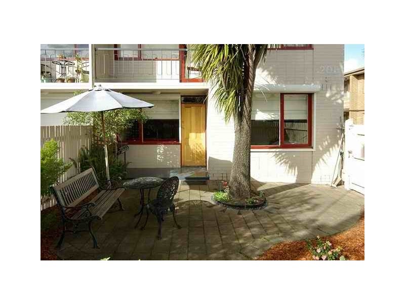 1/205 Station Street, Fairfield VIC 3078