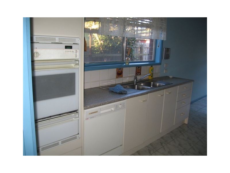 2 Maple Grove, Bundoora VIC 3083