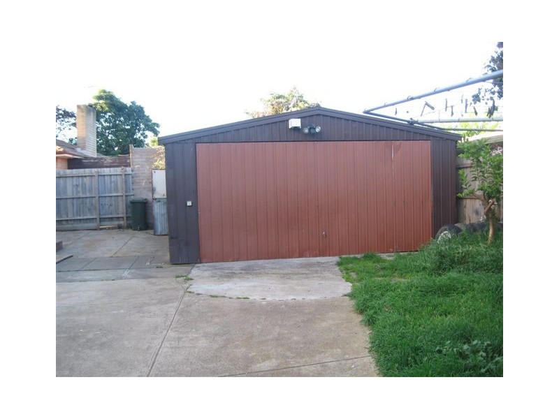 2 Maple Grove, Bundoora VIC 3083