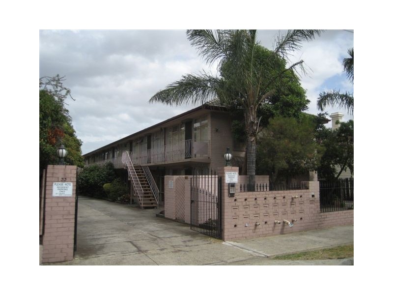 2/33 Woolton Avenue, Thornbury VIC 3071