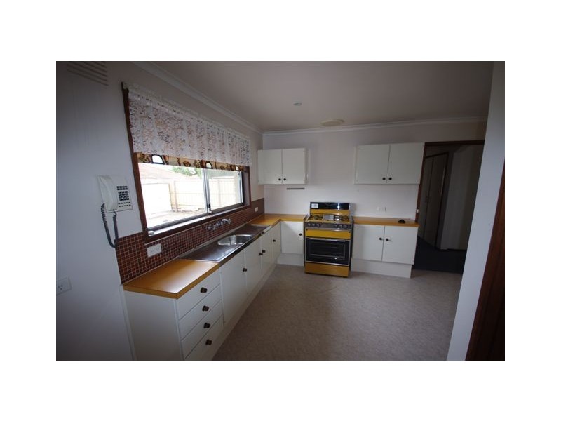 14 Leavesdon Avenue, Kealba VIC 3021