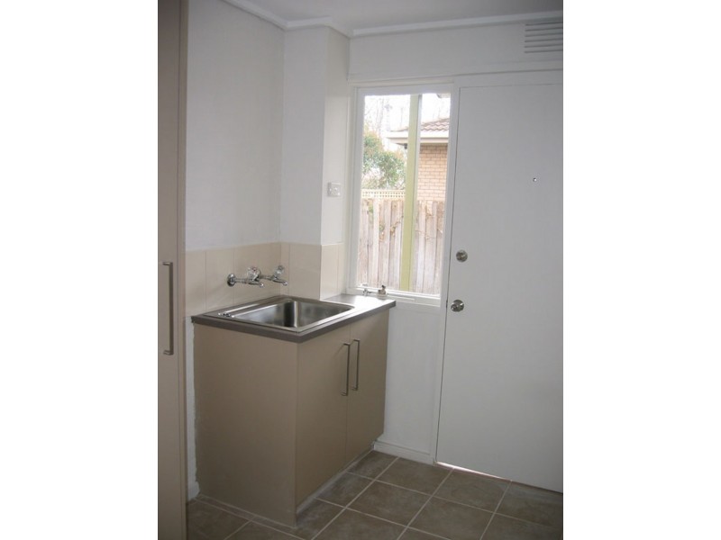 2/16 Vauxhaull Road, Northcote VIC 3070