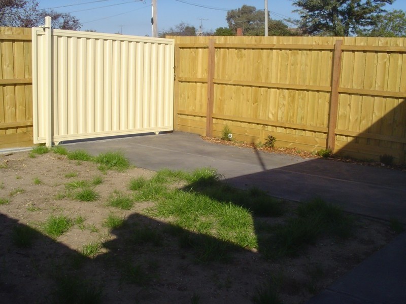 186 Purinuan Road, Reservoir VIC 3073