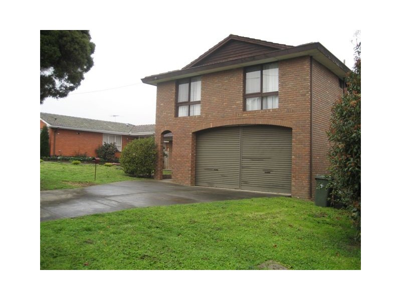 4 Tandara Ave, Doncaster VIC 3108