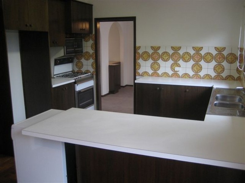 4 Tandara Ave, Doncaster VIC 3108
