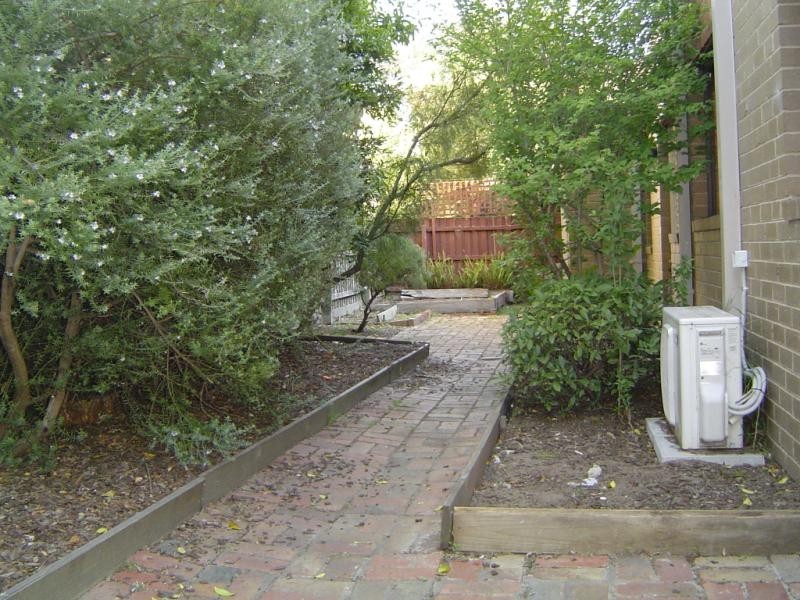 2/68 Normanby Avenue, Thornbury VIC 3071