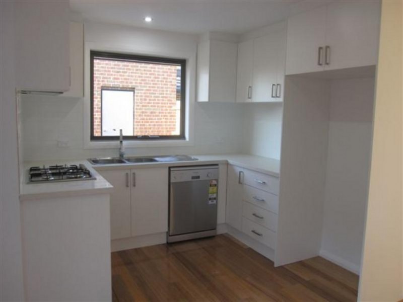 2/72 Leamington Street, Reservoir VIC 3073