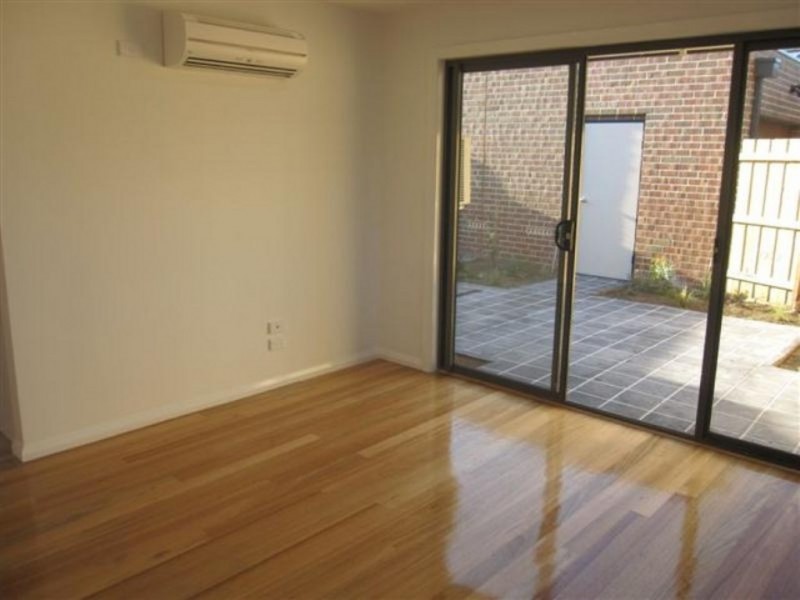 2/72 Leamington Street, Reservoir VIC 3073