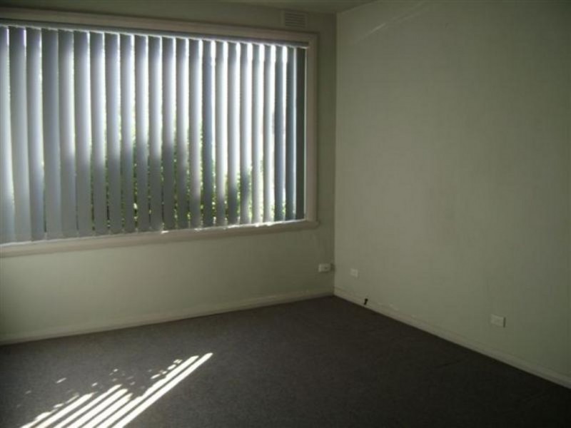 2/11 Rathmines Street, Fairfield VIC 3078