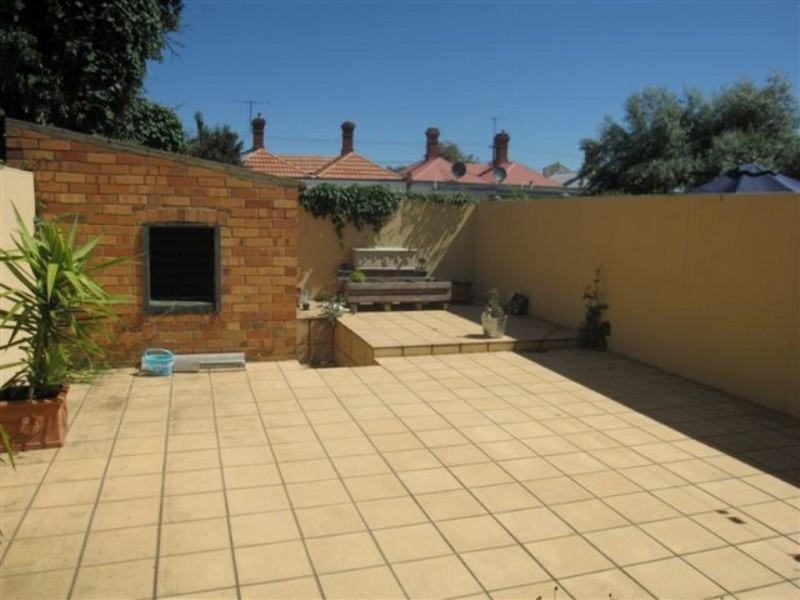 68 Rossmoyne Street, Thornbury VIC 3071