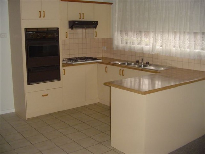 2/26 Milton Crescent, Preston VIC 3072